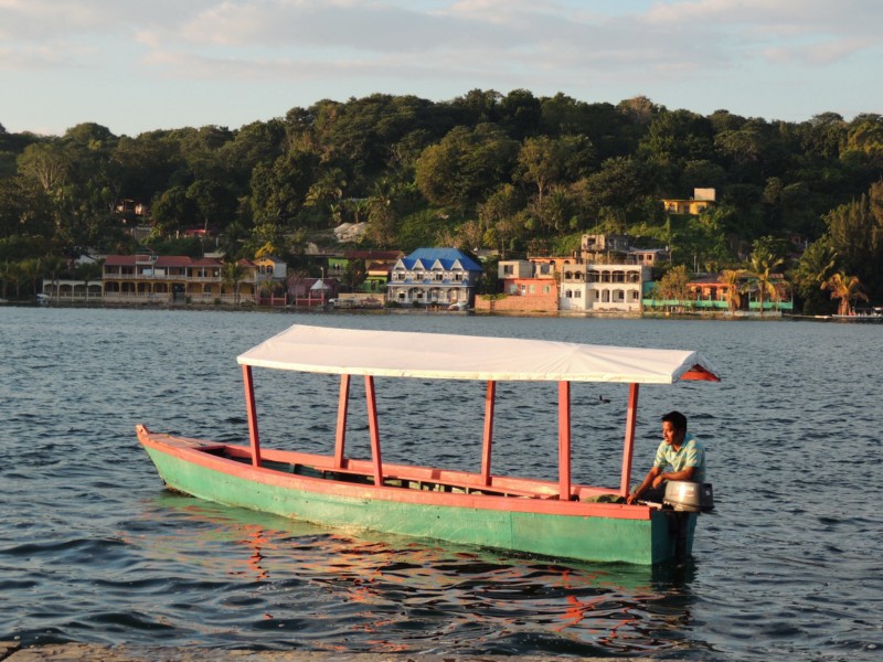 Waiting for tourists, Flores Island, Guatemala